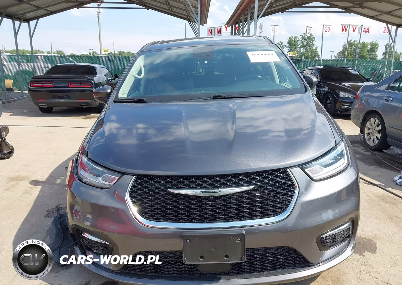 2023 Chrysler Pacifica Touring L VIN:2C4RC1BG9PR600711 - 12