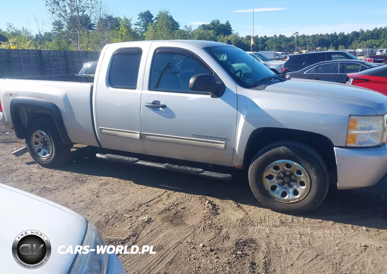 2011 Chevrolet Silverado 1500 Ls VIN:1GCRKREA4BZ299305 - 13