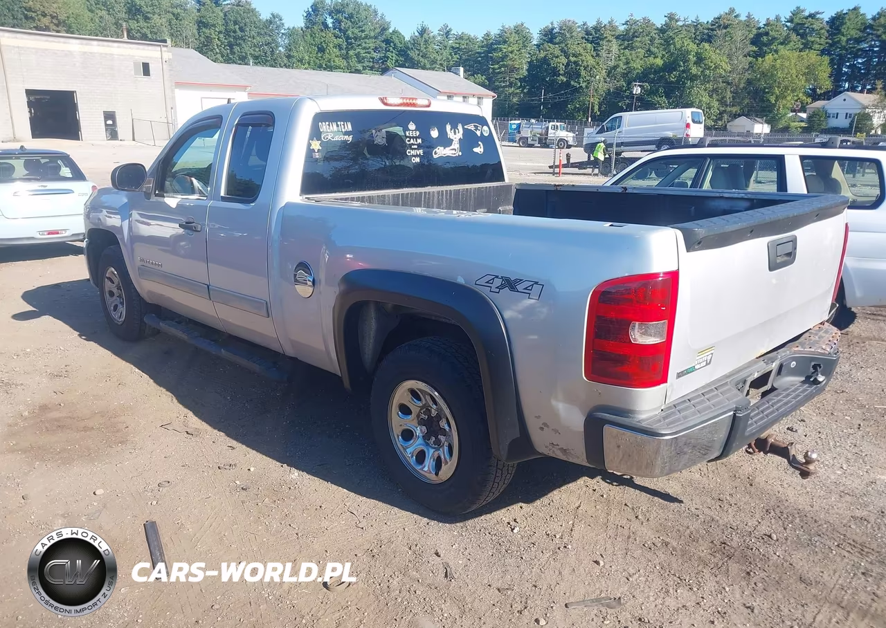 2011 Chevrolet Silverado 1500 Ls VIN:1GCRKREA4BZ299305 - 3
