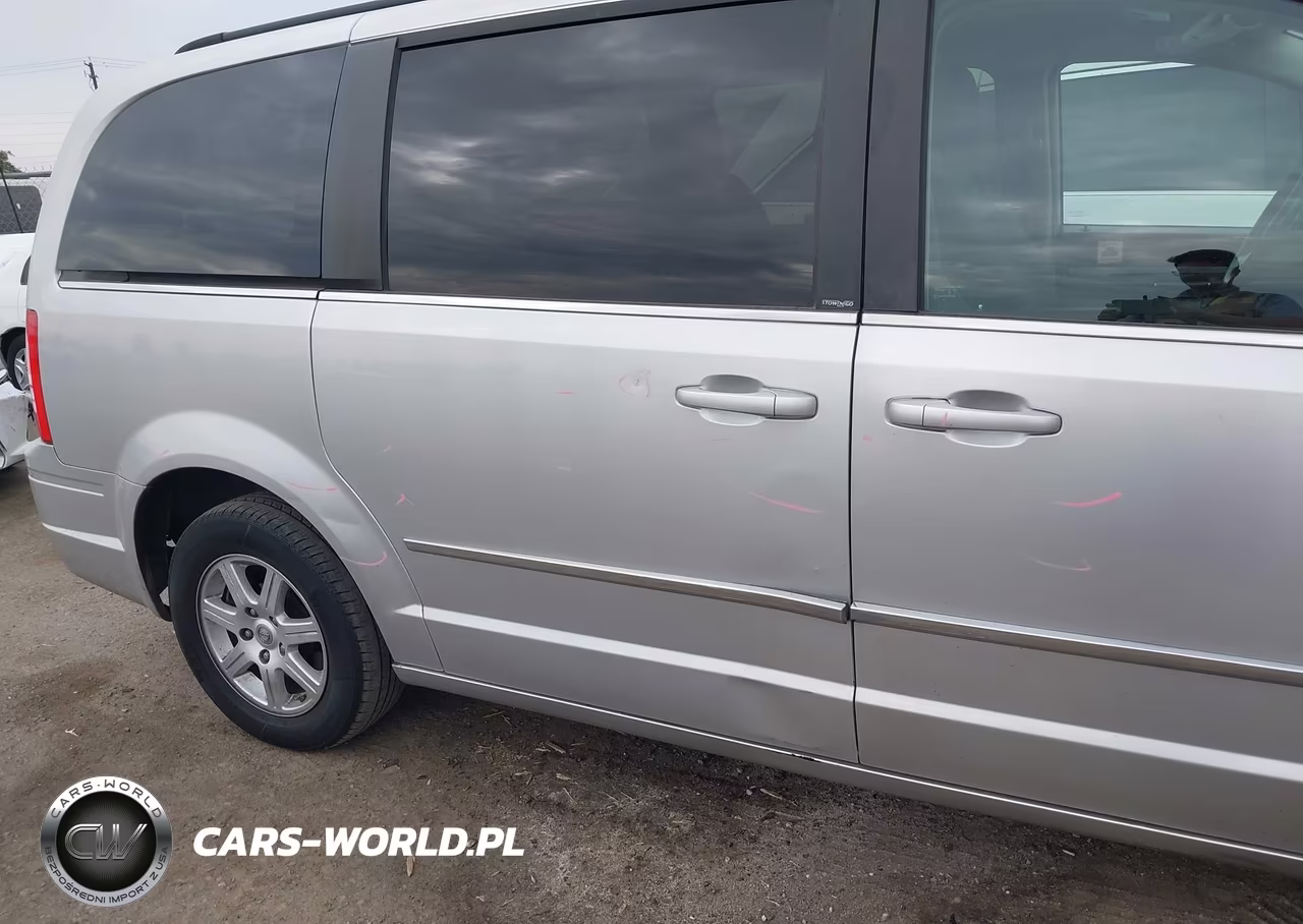 2010 Chrysler Town & Country Touring VIN:2A4RR5D14AR253238 - 17