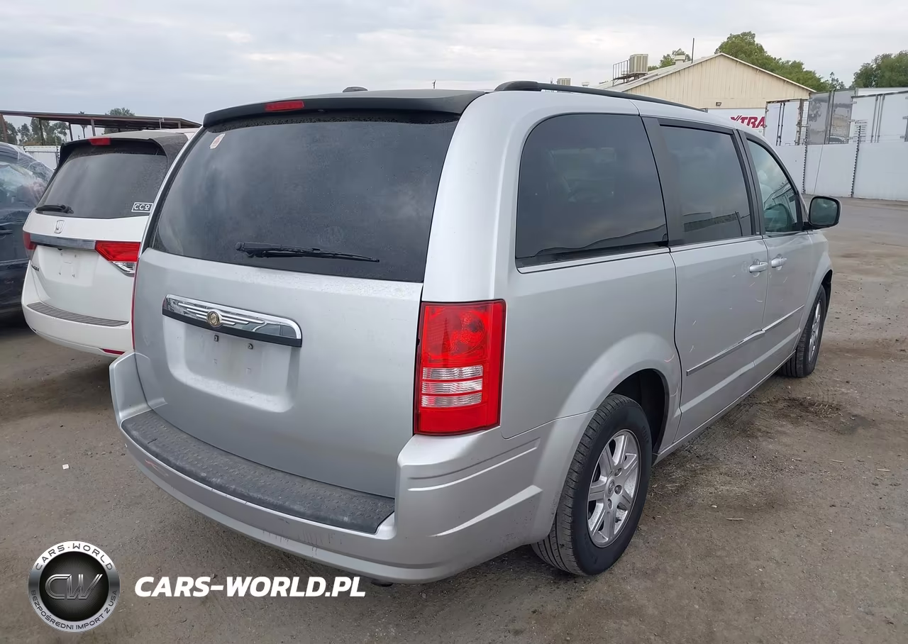 2010 Chrysler Town & Country Touring VIN:2A4RR5D14AR253238 - 4