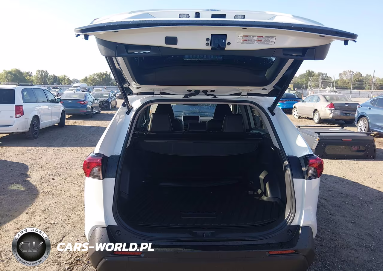 2023 Toyota Rav4 Xle Premium VIN:2T3C1RFV4PW262840 - 17