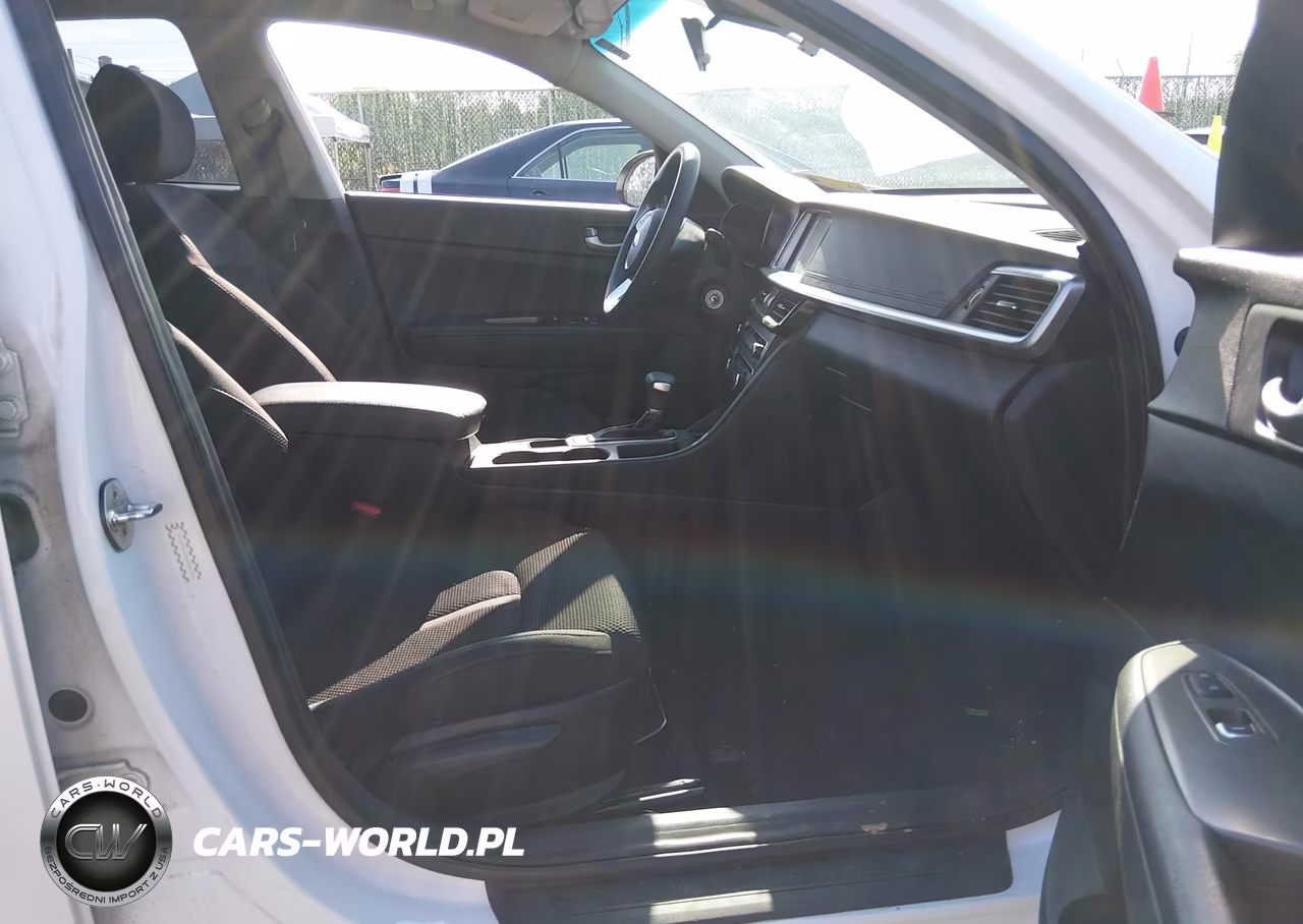 2019 Kia Optima Lx VIN:5XXGT4L3XKG341796 - 5