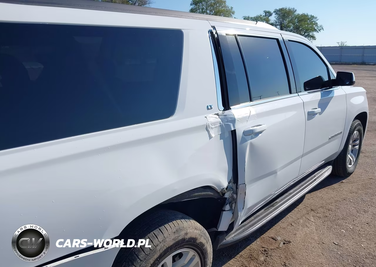 2018 Chevrolet Suburban Lt VIN:1GNSKHKCXJR382597 - 17