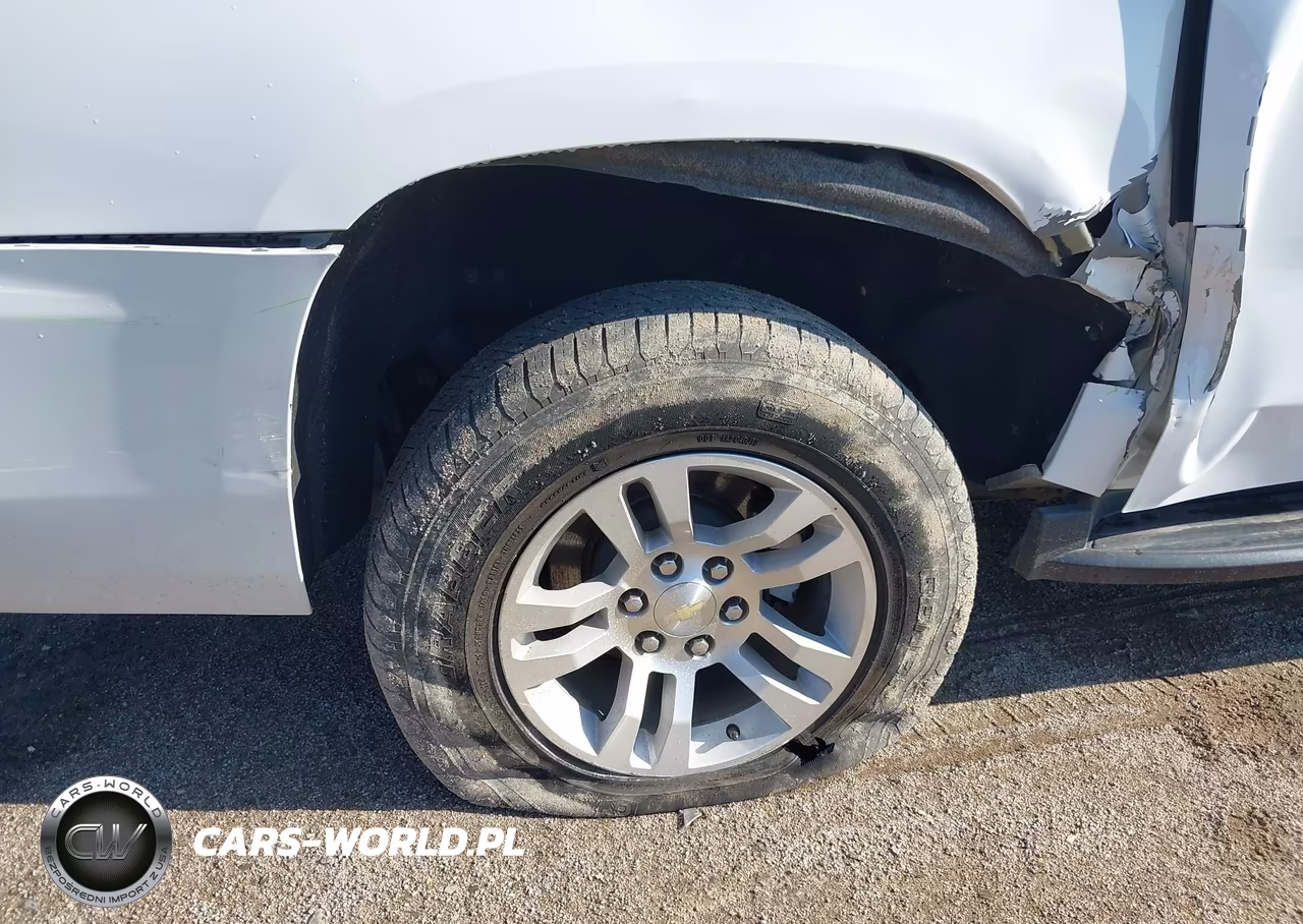 2018 Chevrolet Suburban Lt VIN:1GNSKHKCXJR382597 - 18