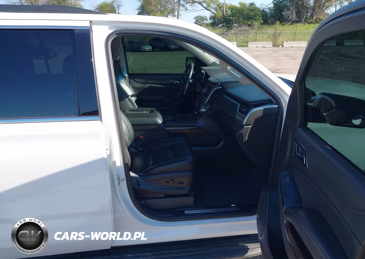 2018 Chevrolet Suburban Lt VIN:1GNSKHKCXJR382597 - 5