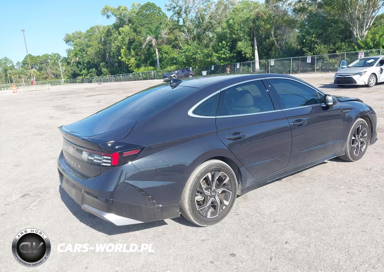 2025 Hyundai Sonata Sel VIN:KMHL64JA1SA486949 - 4