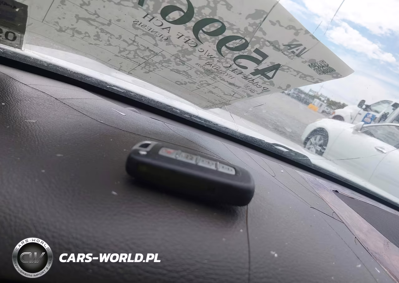 2012 Hyundai Genesis 3.8 VIN:KMHGC4DD8CU204578 - 11
