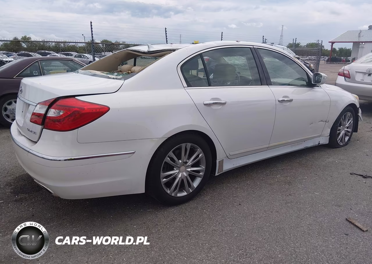 2012 Hyundai Genesis 3.8 VIN:KMHGC4DD8CU204578 - 4