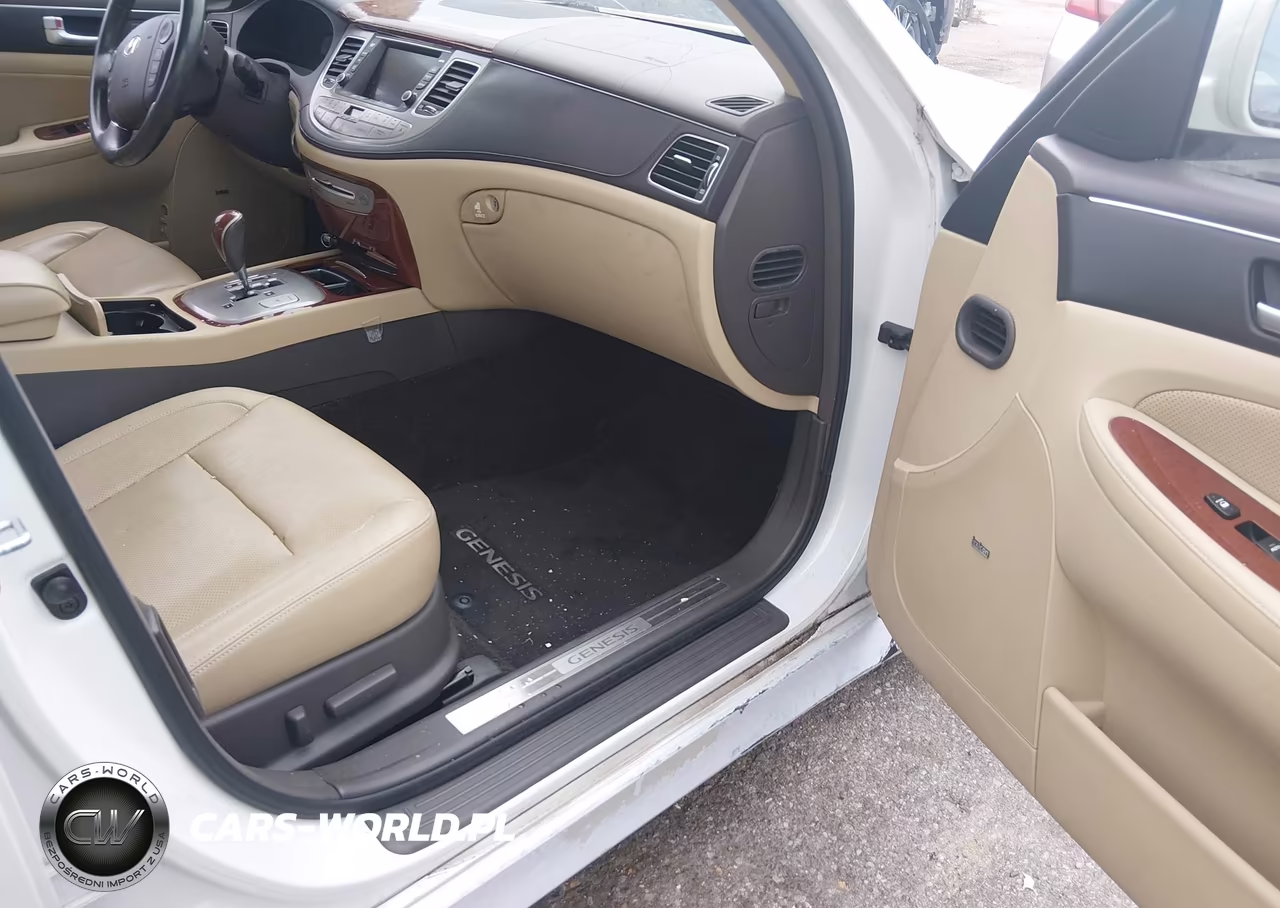 2012 Hyundai Genesis 3.8 VIN:KMHGC4DD8CU204578 - 5