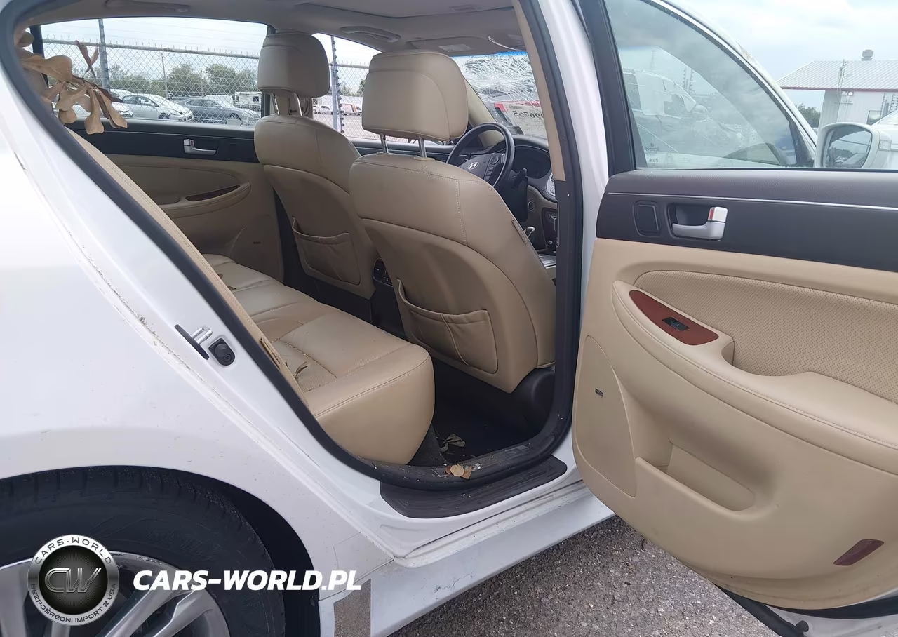 2012 Hyundai Genesis 3.8 VIN:KMHGC4DD8CU204578 - 8