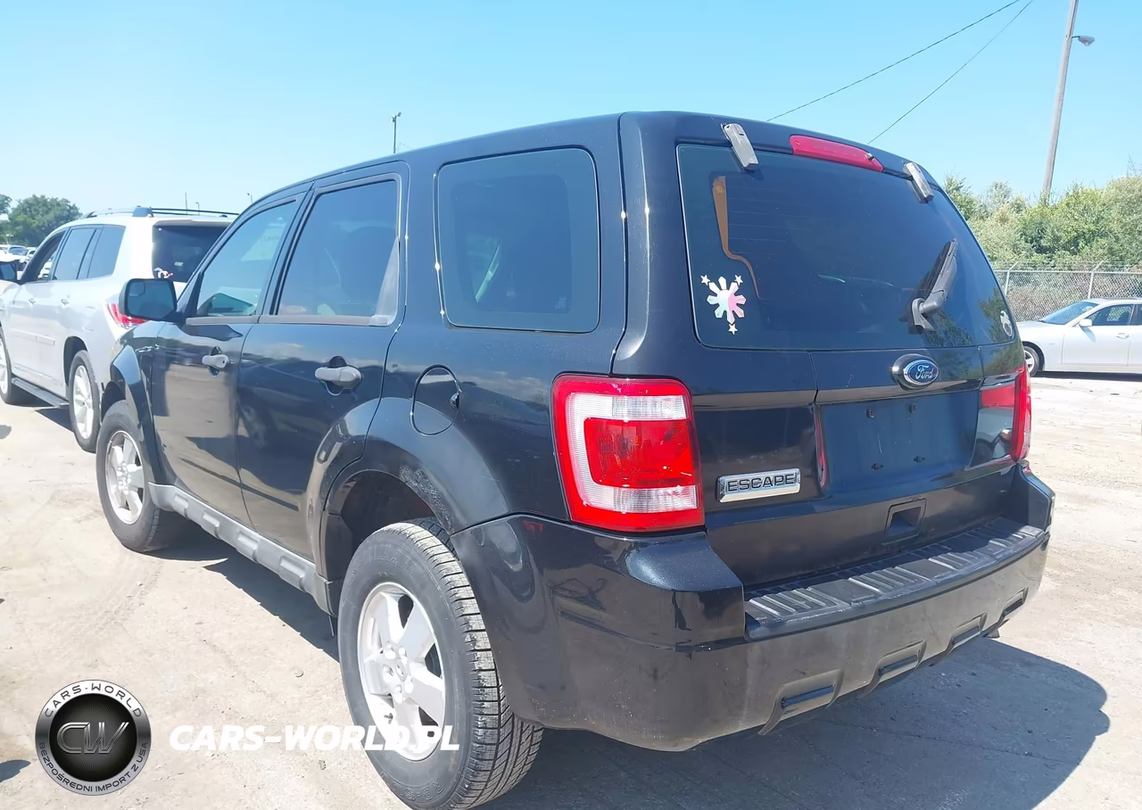 2011 Ford Escape Xls VIN:1FMCU0C78BKA48410 - 3