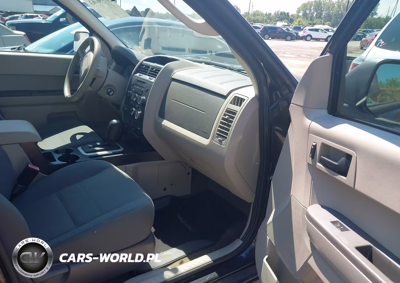 2011 Ford Escape Xls VIN:1FMCU0C78BKA48410 - 5