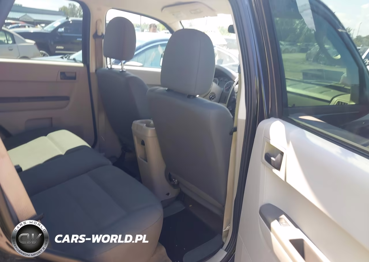 2011 Ford Escape Xls VIN:1FMCU0C78BKA48410 - 8