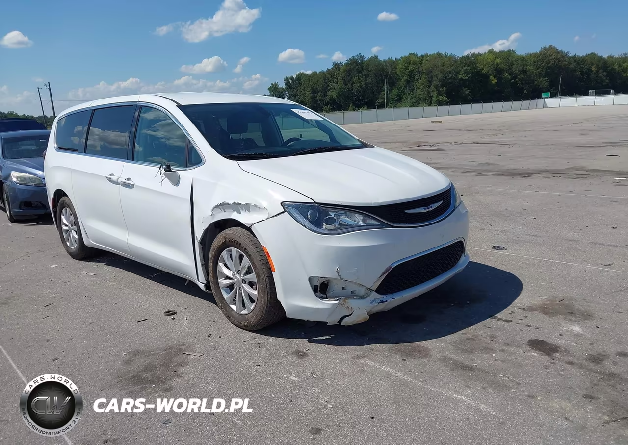 2018 Chrysler Pacifica Touring Plus VIN:2C4RC1FG9JR279481 - 1