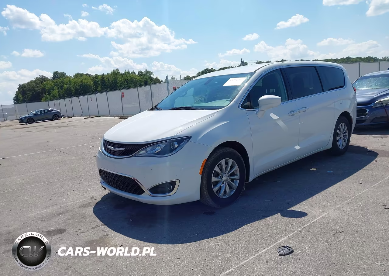 2018 Chrysler Pacifica Touring Plus VIN:2C4RC1FG9JR279481 - 2
