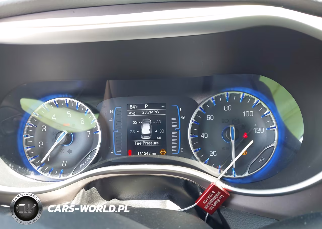 2018 Chrysler Pacifica Touring Plus VIN:2C4RC1FG9JR279481 - 7
