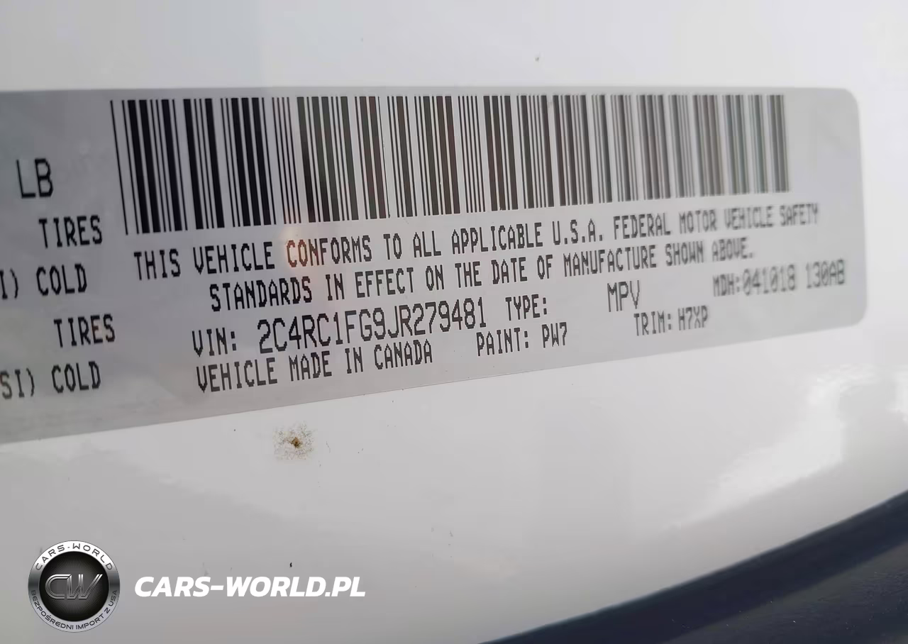 2018 Chrysler Pacifica Touring Plus VIN:2C4RC1FG9JR279481 - 9