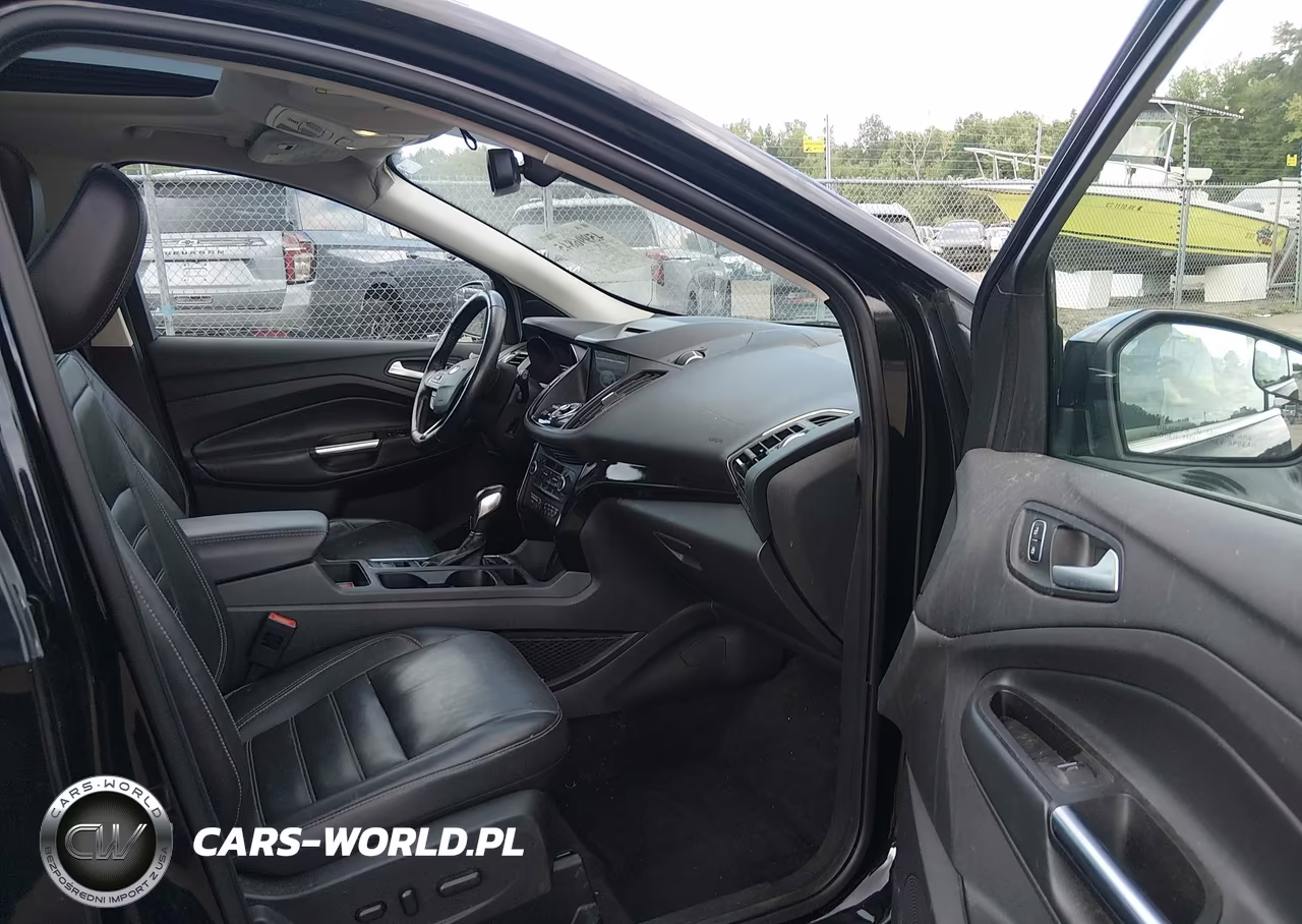 2018 Ford Escape Titanium VIN:1FMCU9J99JUA15153 - 5