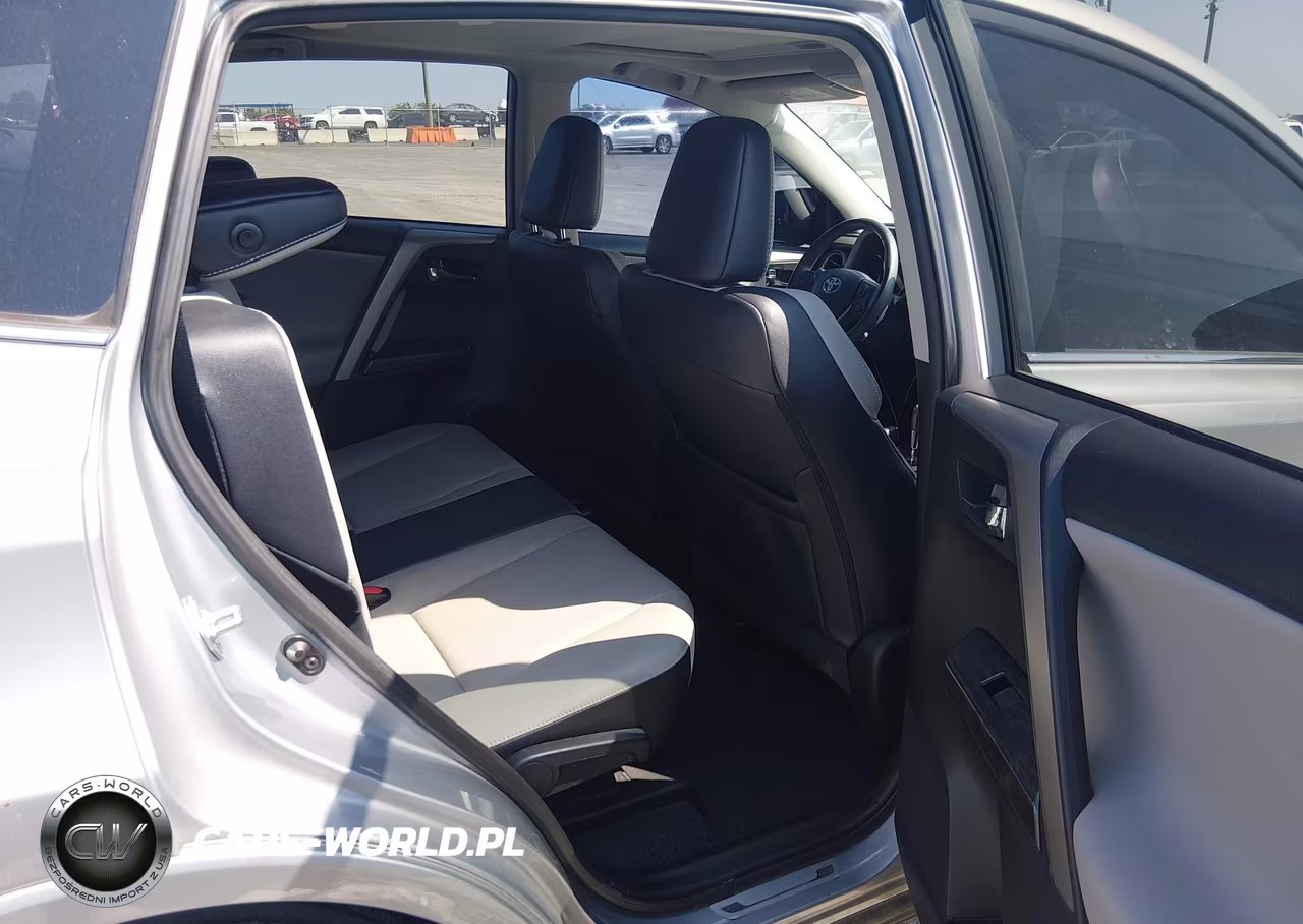 2017 Toyota Rav4 Platinum VIN:2T3DFREV6HW589586 - 8