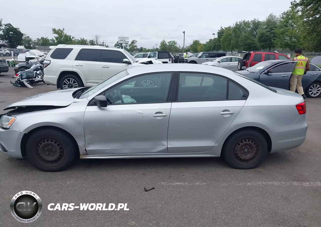 2014 Volkswagen Jetta 2.0L S VIN:3VW2K7AJ1EM357692 - 14