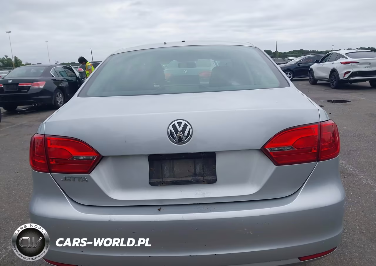 2014 Volkswagen Jetta 2.0L S VIN:3VW2K7AJ1EM357692 - 16