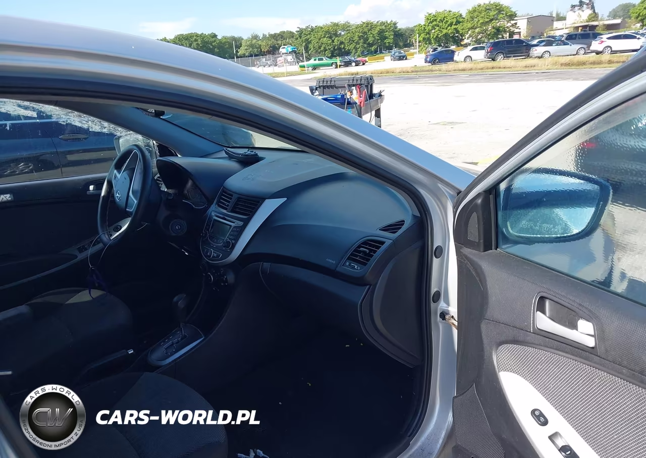2013 Hyundai Accent Gs VIN:KMHCT5AE5DU109804 - 5