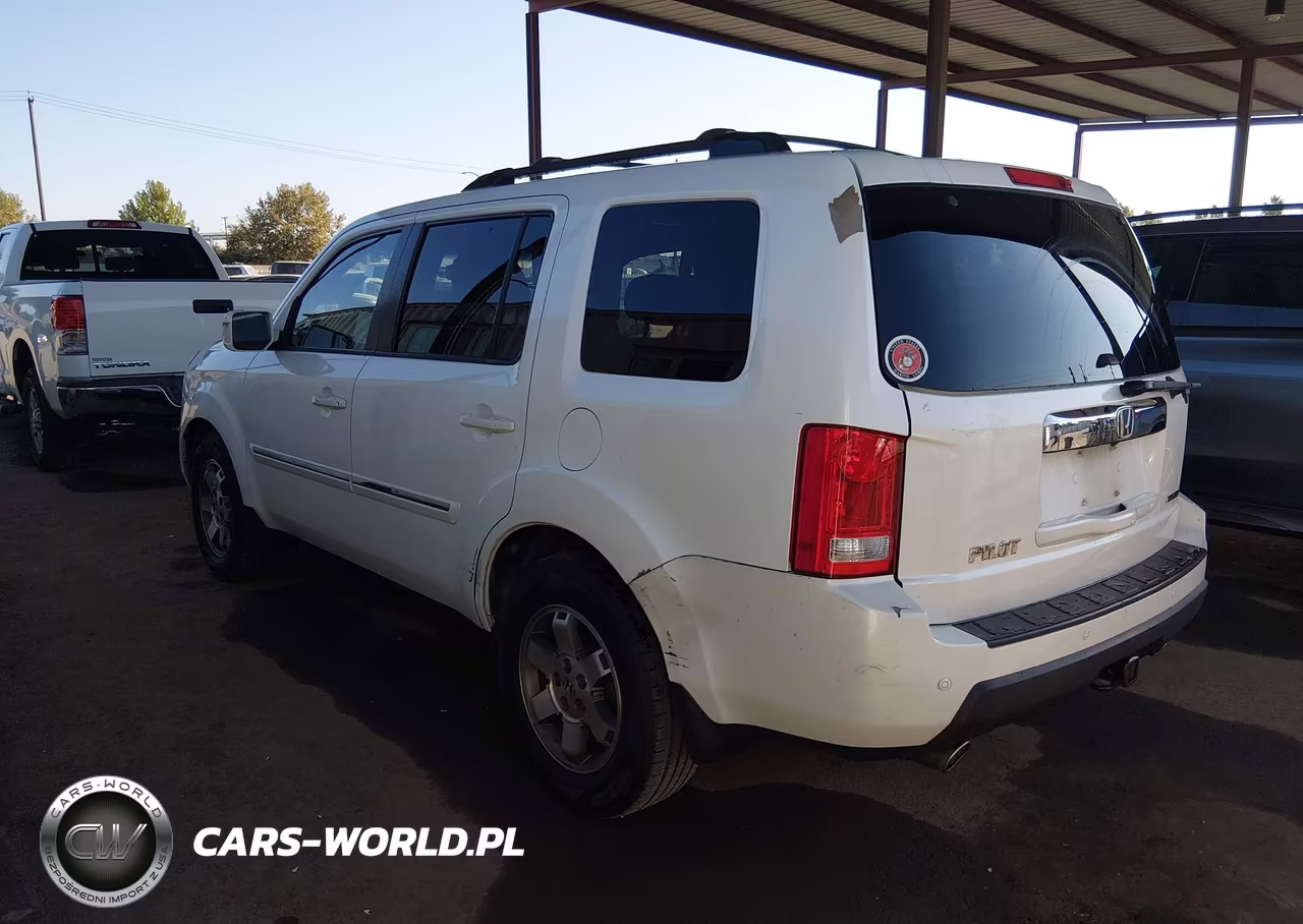 2011 Honda Pilot Touring VIN:5FNYF3H98BB057119 - 3