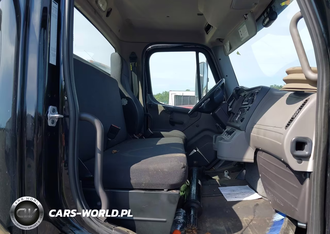 2022 Freightliner M2 106 VIN:1FVACVFD0NHND9682 - 8
