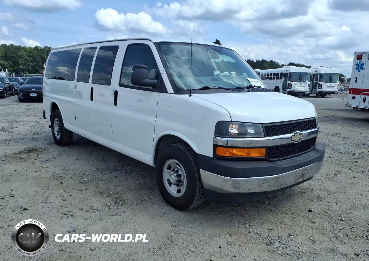 2017 Chevrolet Express 3500 Lt VIN:1GAZGPFG3H1302414 - 1