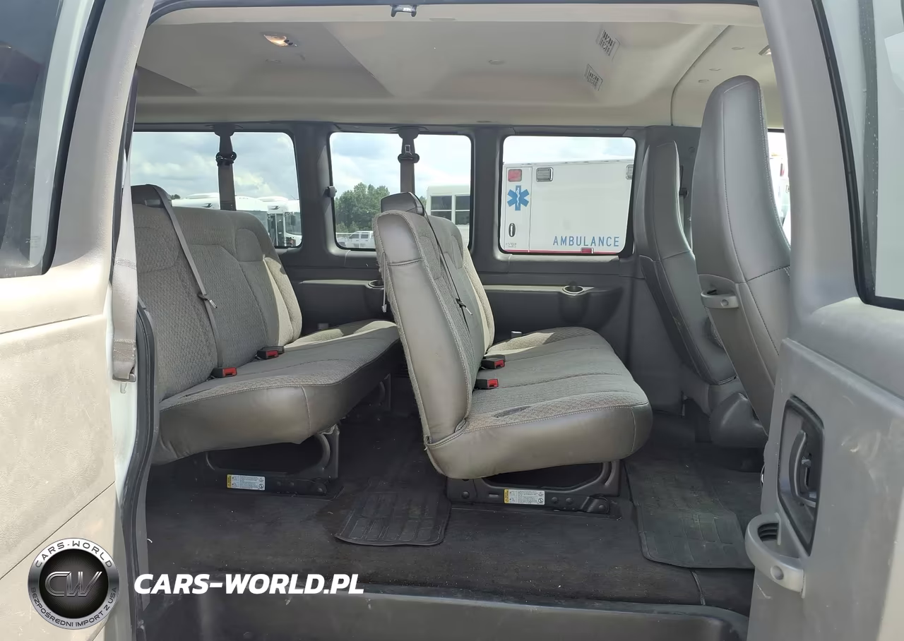 2017 Chevrolet Express 3500 Lt VIN:1GAZGPFG3H1302414 - 8