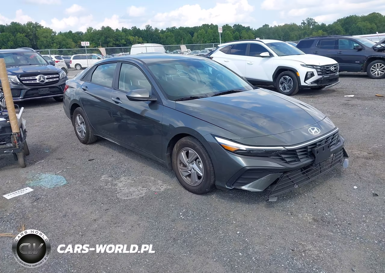 2025 Hyundai Elantra Se