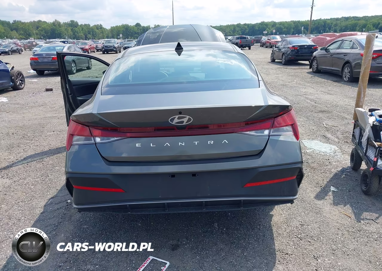 2025 Hyundai Elantra Se VIN:KMHLL4DG8SU088306 - 16