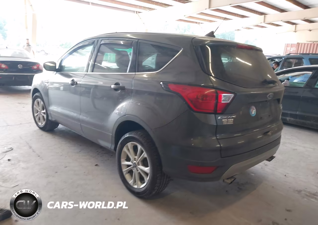 2019 Ford Escape Se VIN:1FMCU0GD7KUA38147 - 3