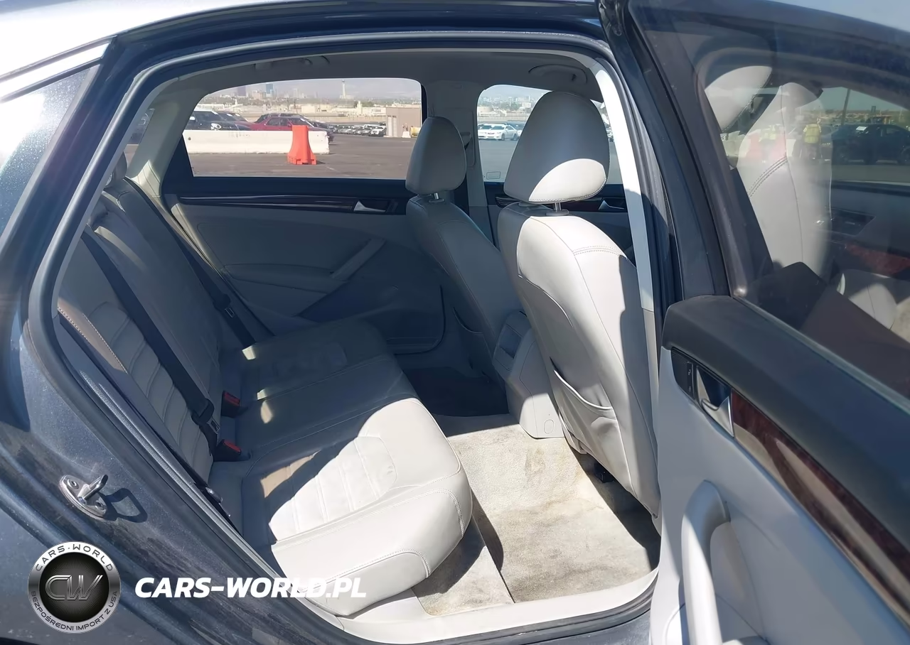 2012 Volkswagen Passat 2.0L Tdi Sel Premium VIN:1VWCN7A33CC082242 - 8