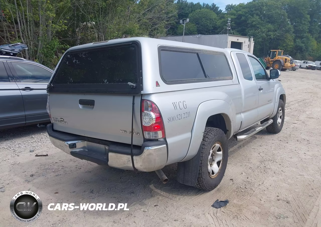 2010 Toyota Tacoma Base V6 VIN:5TEUU4ENXAZ673235 - 4