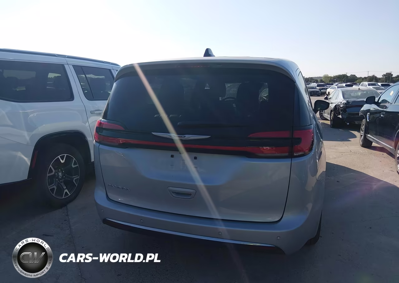 2026 Chrysler Pacifica Select VIN:2C4RC1BG1TR185250 - 16