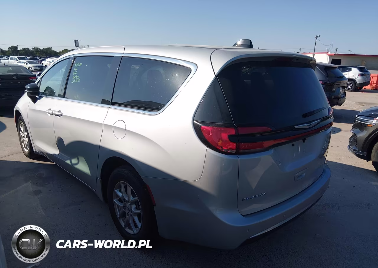 2026 Chrysler Pacifica Select VIN:2C4RC1BG1TR185250 - 3