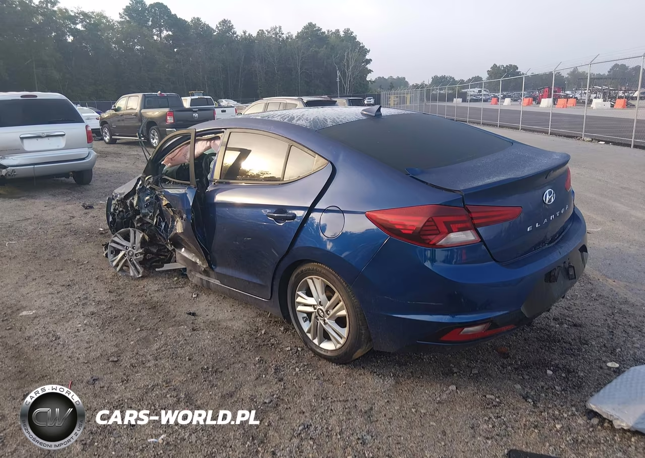 2020 Hyundai Elantra Sel VIN:5NPD84LF8LH608440 - 3
