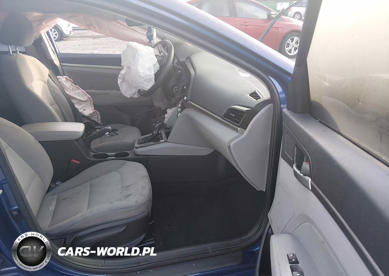 2020 Hyundai Elantra Sel VIN:5NPD84LF8LH608440 - 5