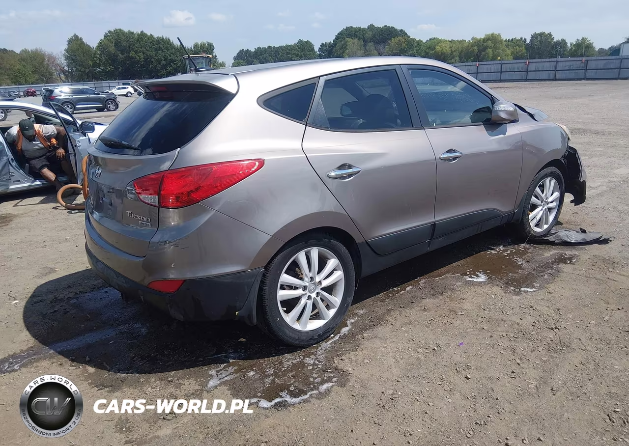 2012 Hyundai Tucson Limited VIN:KM8JU3AC3CU435462 - 4