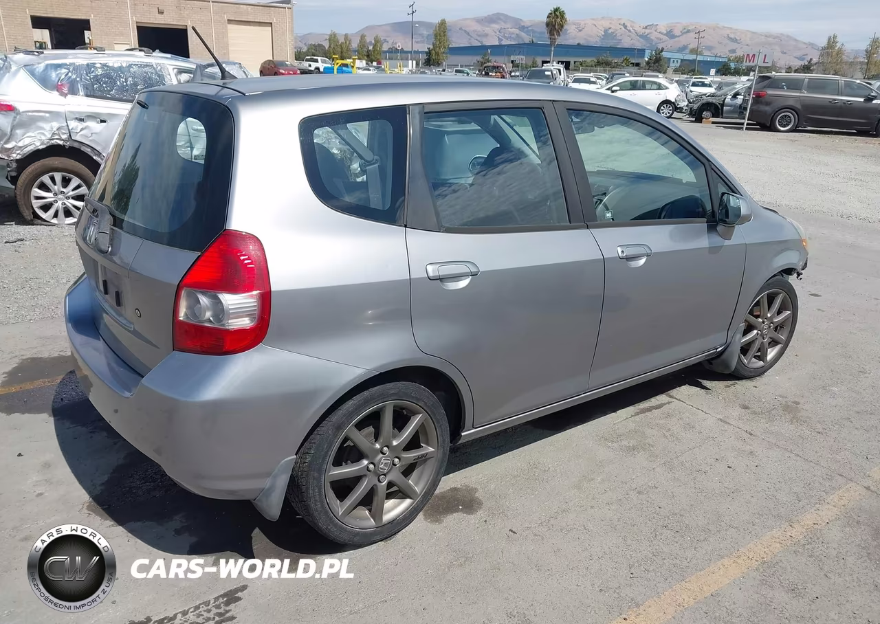 2007 Honda Fit VIN:JHMGD374X7S005474 - 4