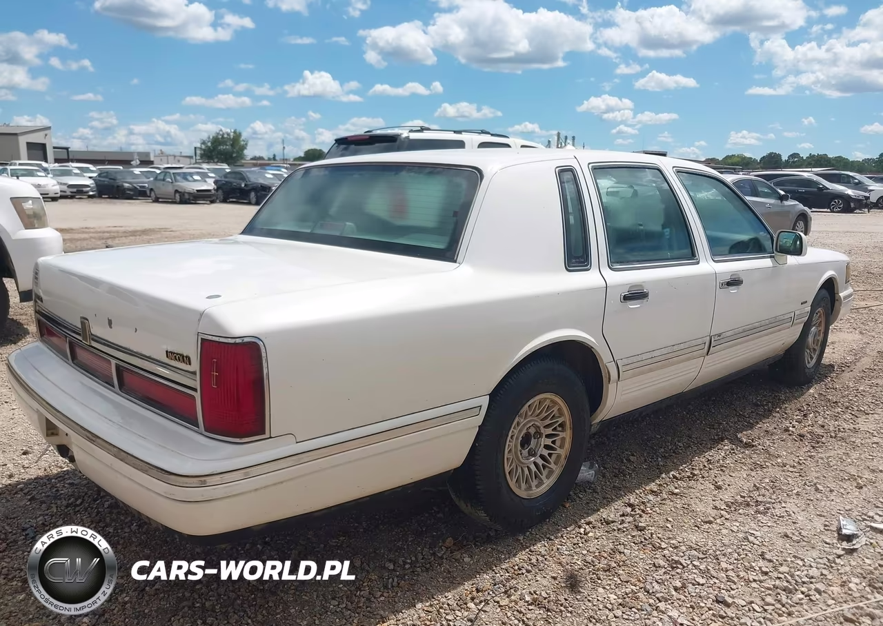 1996 Lincoln Town Car Executive VIN:1LNLM81W7TY693573 - 4