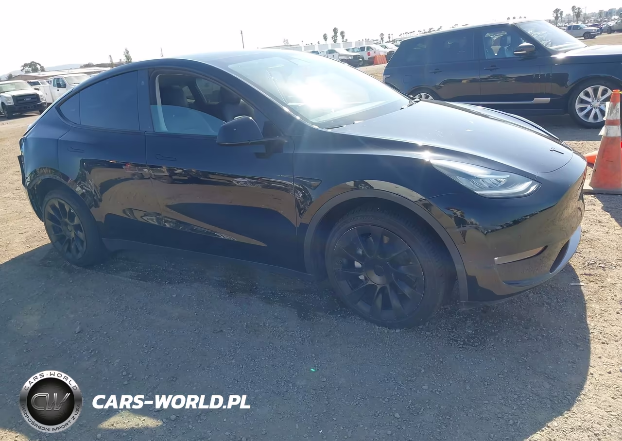 2021 Tesla Model Y Long Range Dual Motor All-Wheel Drive – zdjęcie 1 z 17