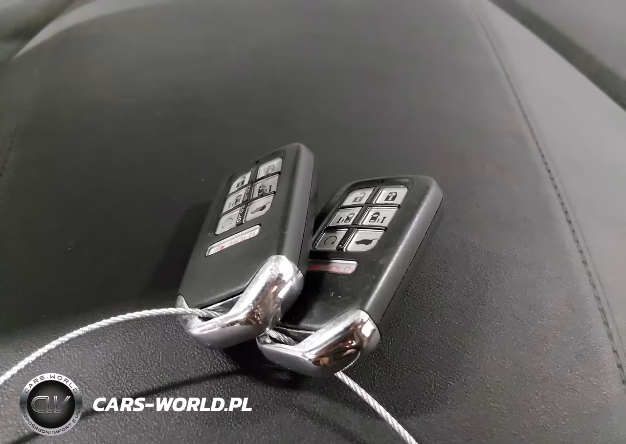 2018 Honda Odyssey Elite VIN:5FNRL6H90JB020076 - 11