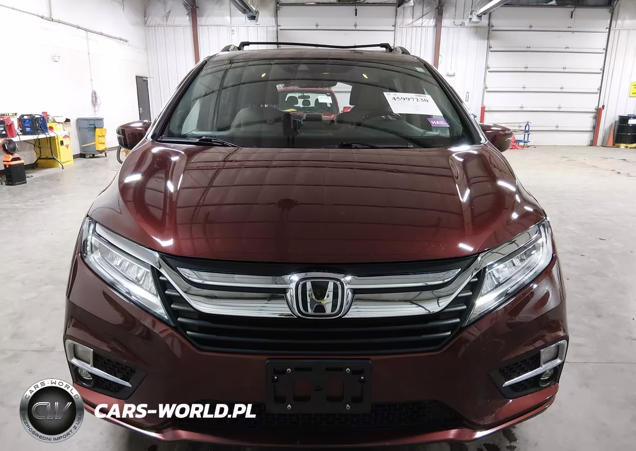 2018 Honda Odyssey Elite VIN:5FNRL6H90JB020076 - 13