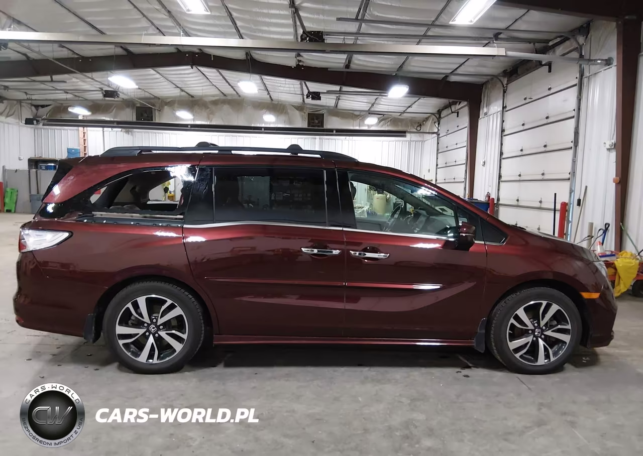 2018 Honda Odyssey Elite VIN:5FNRL6H90JB020076 - 14