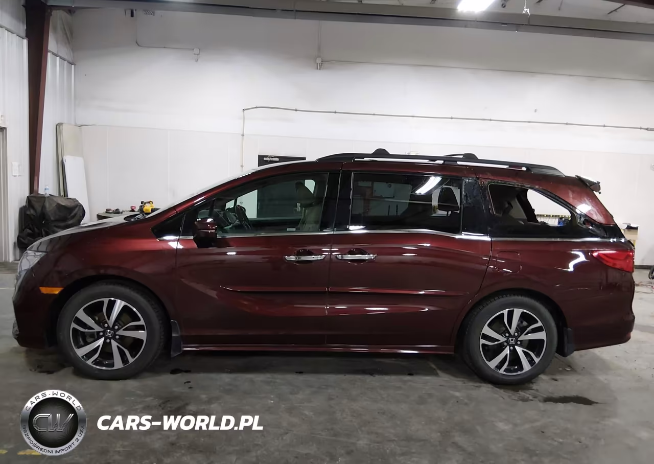 2018 Honda Odyssey Elite VIN:5FNRL6H90JB020076 - 15