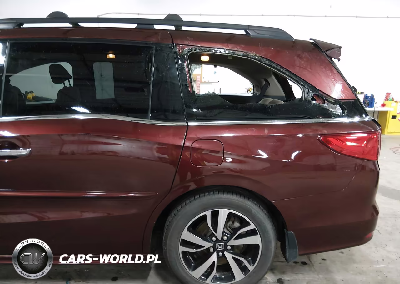 2018 Honda Odyssey Elite VIN:5FNRL6H90JB020076 - 19