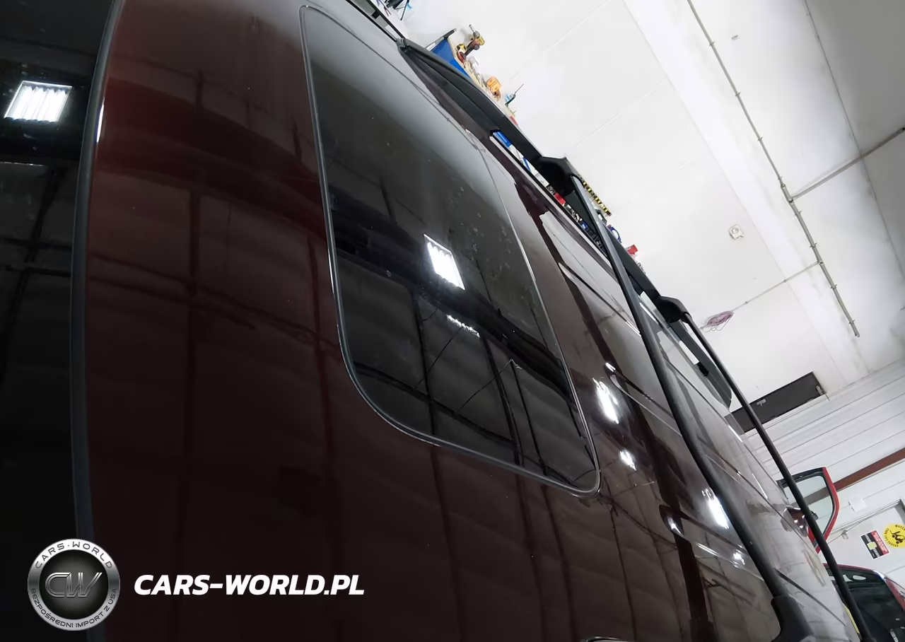 2018 Honda Odyssey Elite VIN:5FNRL6H90JB020076 - 22